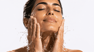 Nettoyer son visage : le guide pour préserver votre peau - Hey Para