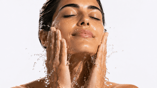 Nettoyer son visage : le guide pour préserver votre peau - Hey Para